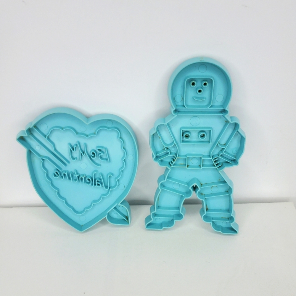2~Vintage Stanley Home Products Cookie Cutters Astronaut & Valentine's Heart